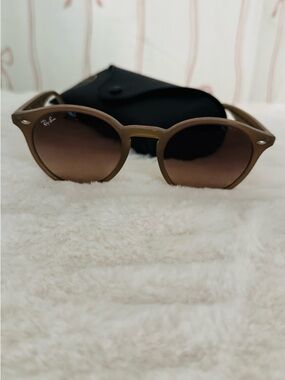 Ray-Ban Brown Round Frame Sunglasses with Brown Gradient Lenses